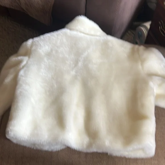 Short evening bolero faux fur jacket - Picture 6 of 6